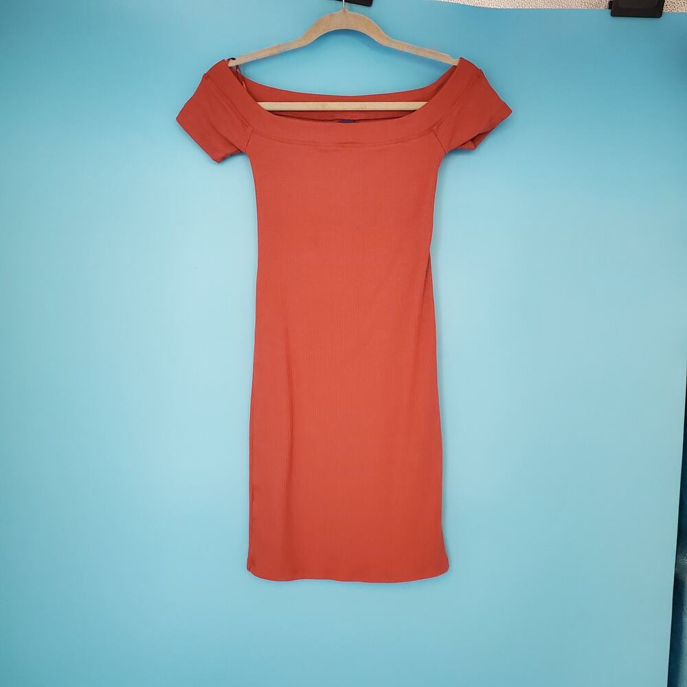 Old Navy Dress Size XS Peach Off Shoulder Short